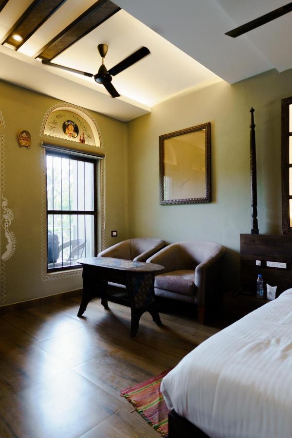 Breathing Earth - Rooms And Pool Calcutta Buitenkant foto