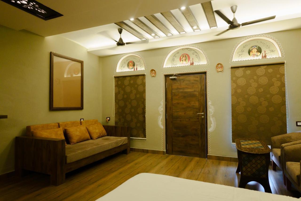 Breathing Earth - Rooms And Pool Calcutta Buitenkant foto