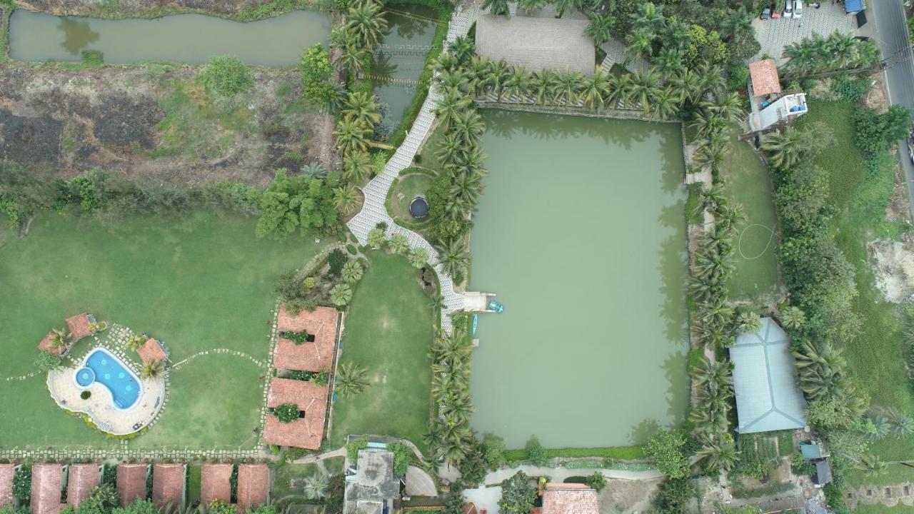 Breathing Earth - Rooms And Pool Calcutta Buitenkant foto