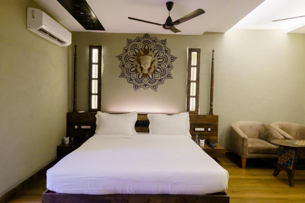 Breathing Earth - Rooms And Pool Calcutta Buitenkant foto