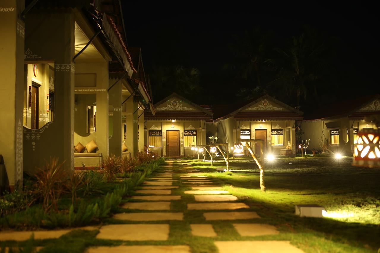Breathing Earth - Rooms And Pool Calcutta Buitenkant foto