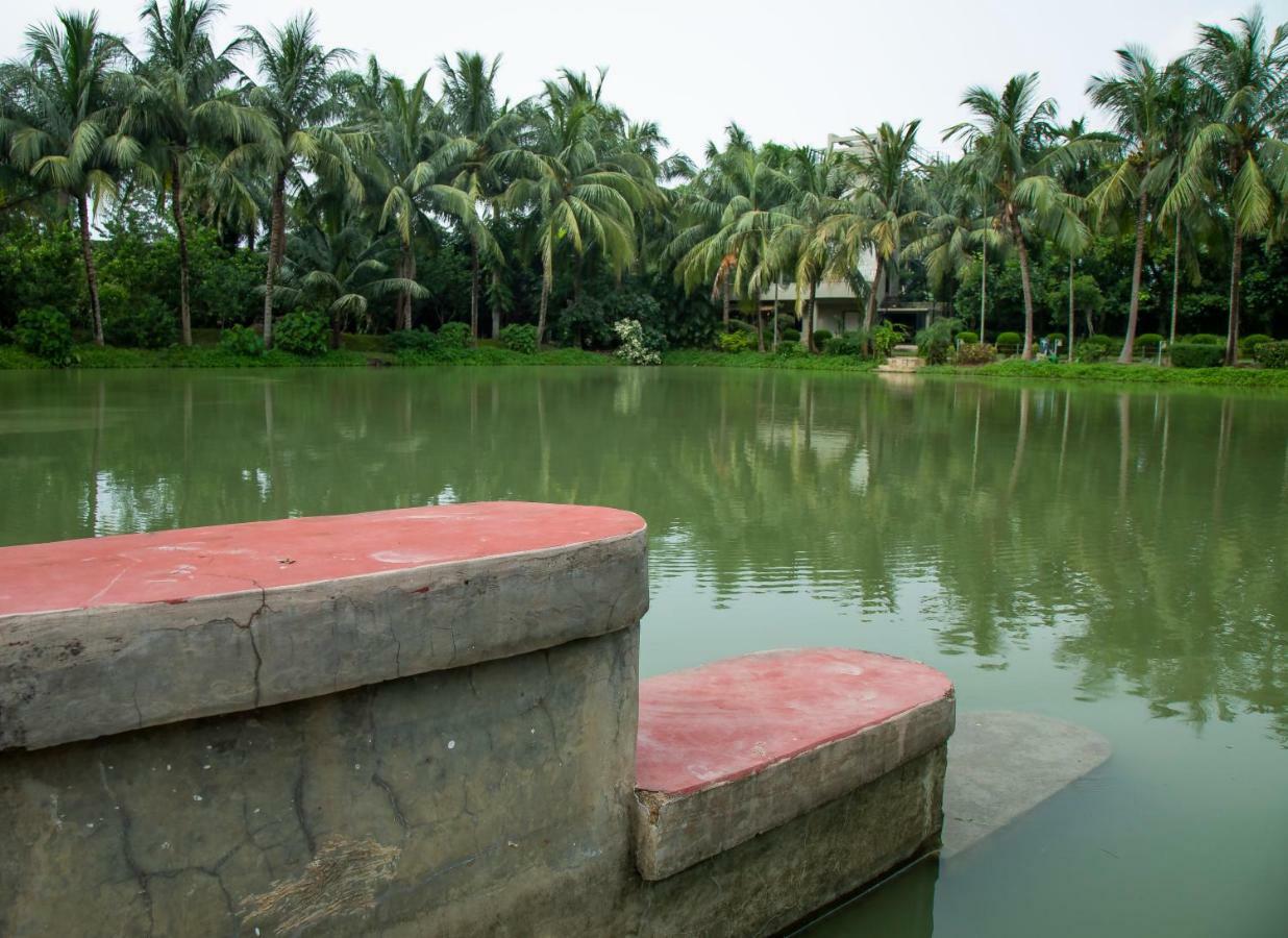 Breathing Earth - Rooms And Pool Calcutta Buitenkant foto